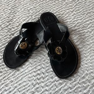 Tory Burch Breely patent flower sandals Size 6